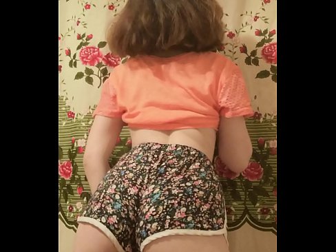 ❤️ סעקסי יונג באַבע סטריפּינג אַוועק איר קורצע הייזלעך אויף אַפּאַראַט ❤️❌ אַנאַל ווידעא ביי אונדז ❌️❤