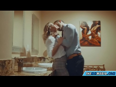 ❤️ ווען אַ באַסטי בלאָנדע סידוס איר אין אַ ציבור אָפּטריט ❤️❌ אַנאַל ווידעא ביי אונדז ❌️❤